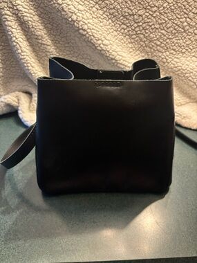 Sleek Black Leather Bucket Handbag